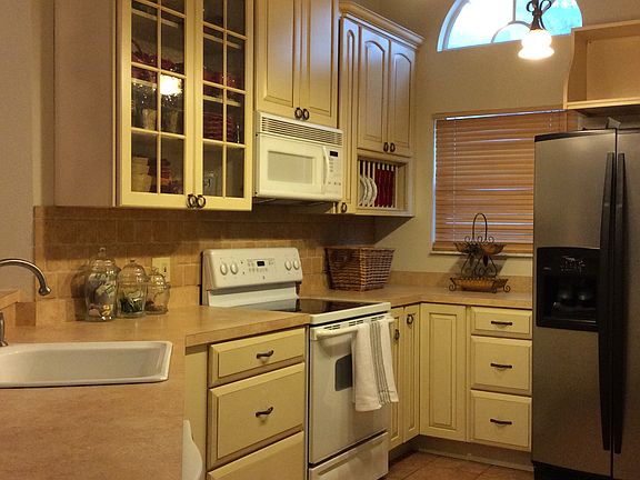 2nd image of 7725 Fox Knoll Pl