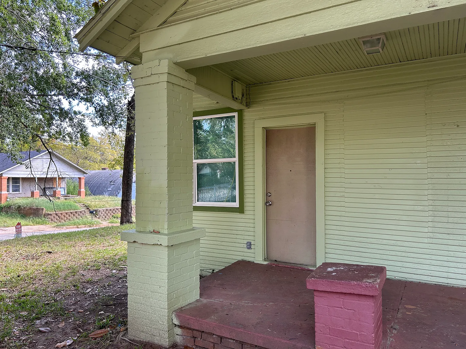 2 bed, $900 — Photo 2