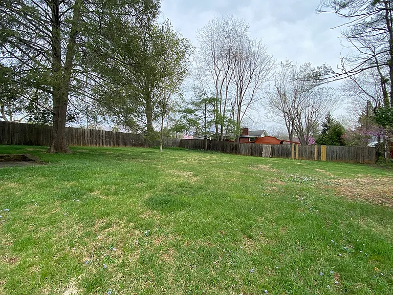 7 N Pershing Rd — Photo 16