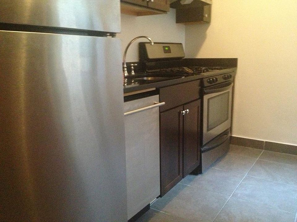 2nd image of 2907 31st Ave APT 3C
