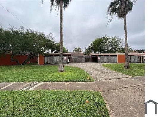 3717 Thornberry Ct — Photo 2