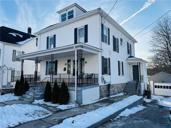 32 5th Ave, Woonsocket, RI 02895