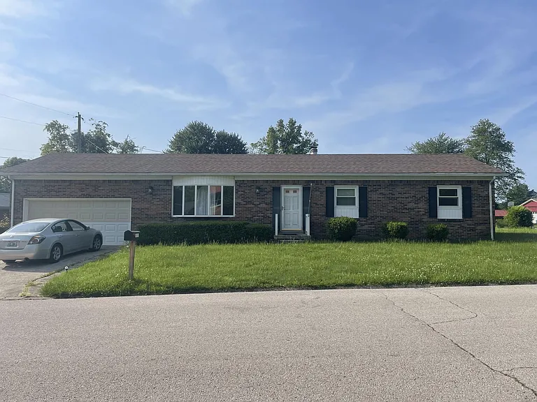 400 Pinnacle St — Photo 1