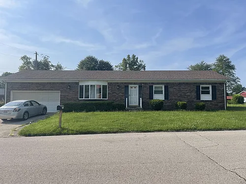 400 Pinnacle St Photo 1