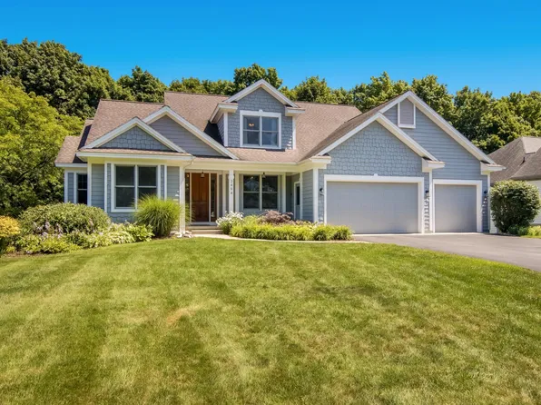 3494 Country Club Dr, Traverse City, MI 49684