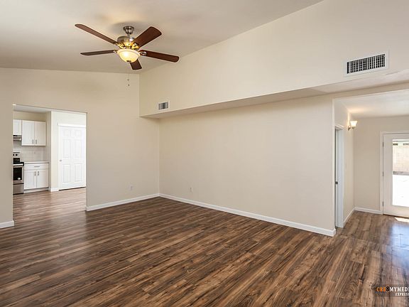 3rd image of 10511 W Heatherbrae Dr