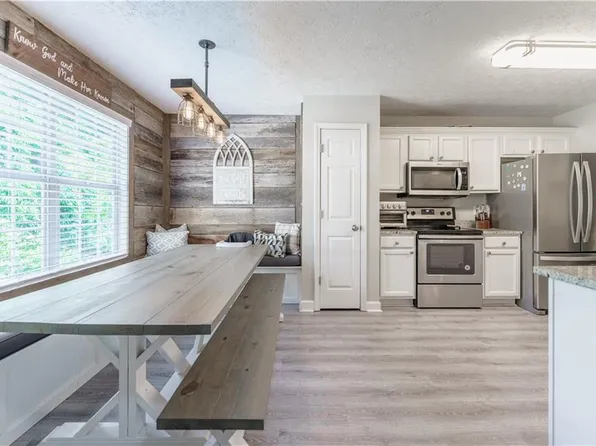 1412 Elliotts Ln, Auburn, GA 30011