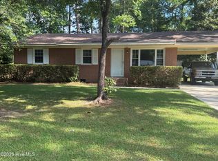 1100 Cherry Tree Dr, New Bern, NC 28562