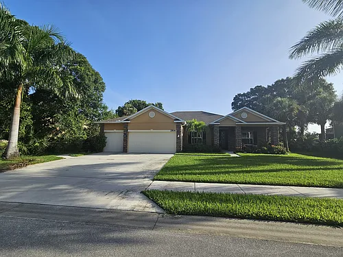 2506 Madewood Dr Photo 1