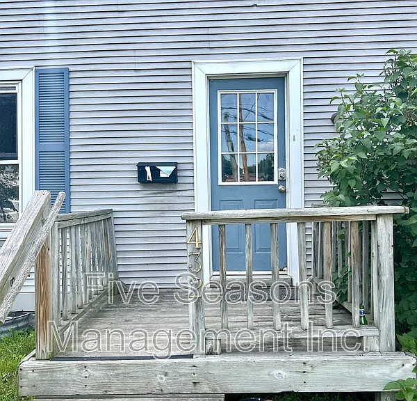 432 Colchester Ave — Photo 2