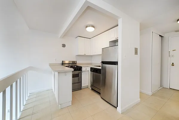 Rented by Bold New York | media 9