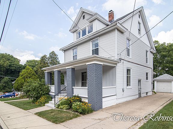 2nd image of 350 Sunset Ave NW