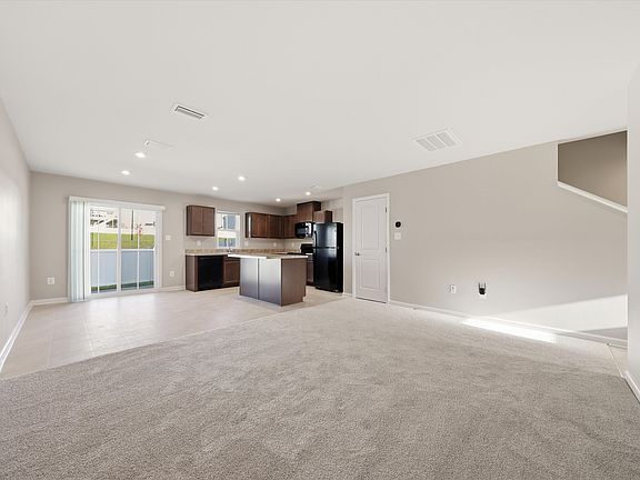 3rd image of 64 Dripping Spring Dr