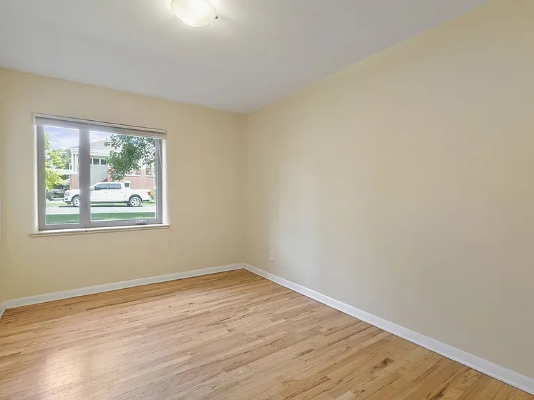 1240 Cedar Ave — Photo 7