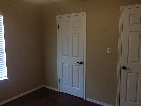 4th image of 2511 Ward St