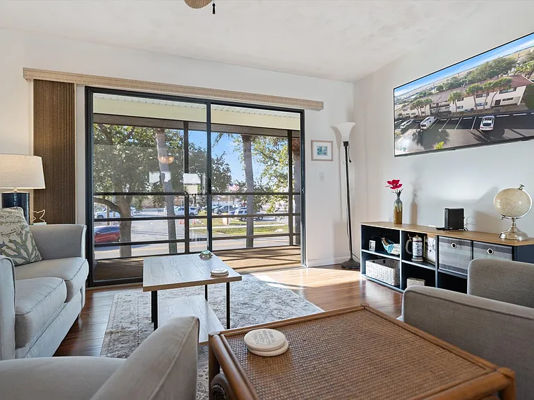 431 Airport Ave E #207 — Photo 15