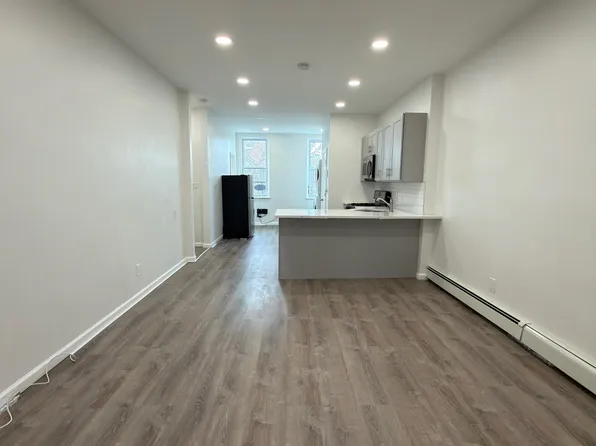 737 Montgomery St APT 3, Jersey City, NJ 07306