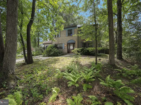 2 Pleasant View Ter, Marlton, NJ 08053