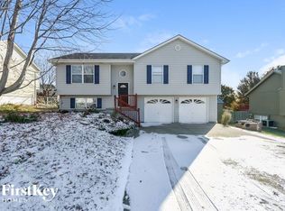 1615 W Pelham Path, Raymore, MO 64083