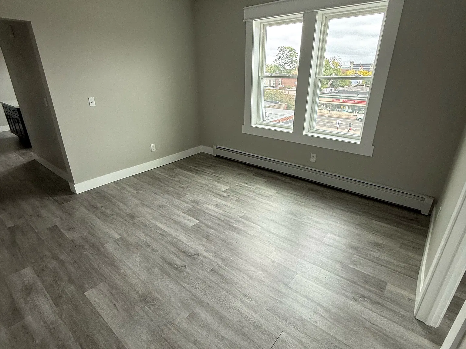 3 bed, 1200 sqft, $1,950 — Photo 2