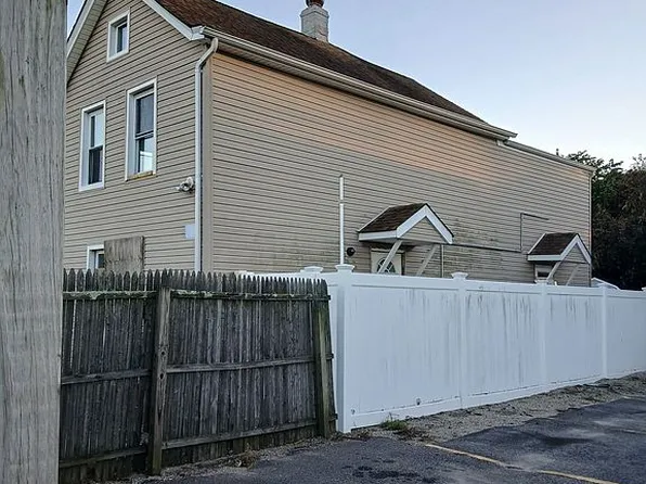 12 Max Ave, Hicksville, NY 11801