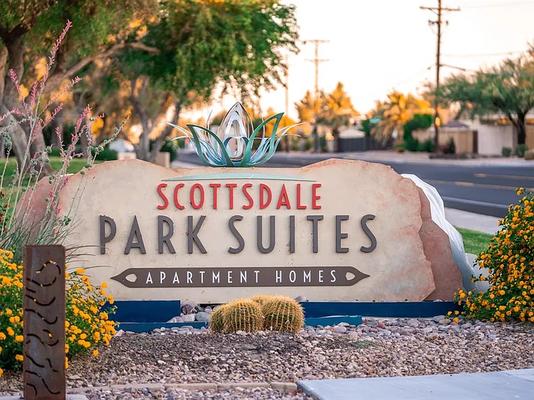 Scottsdale Park Suites — Photo 12