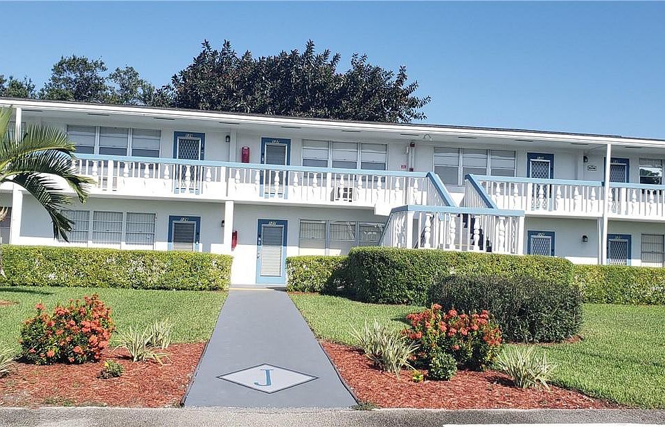 1st image of 137 Oakridge J #137