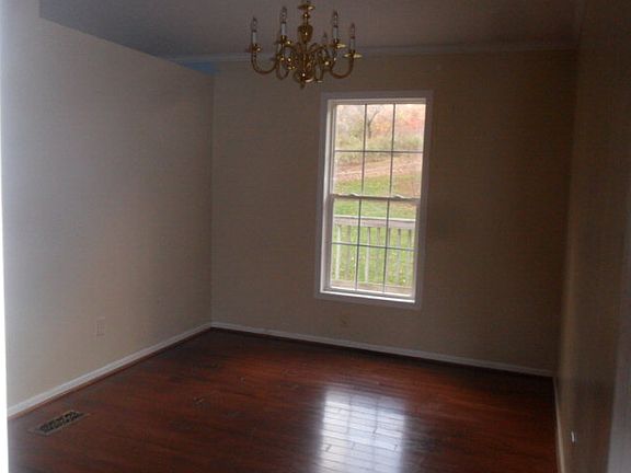 4th image of 560 Ponderosa Dr