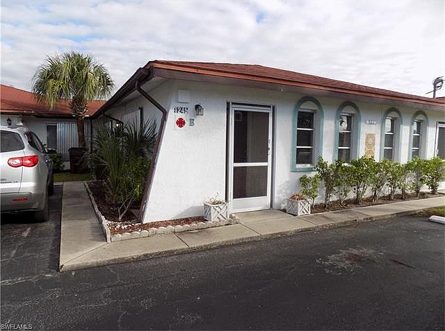1st image of 1245 SE 8th St #105