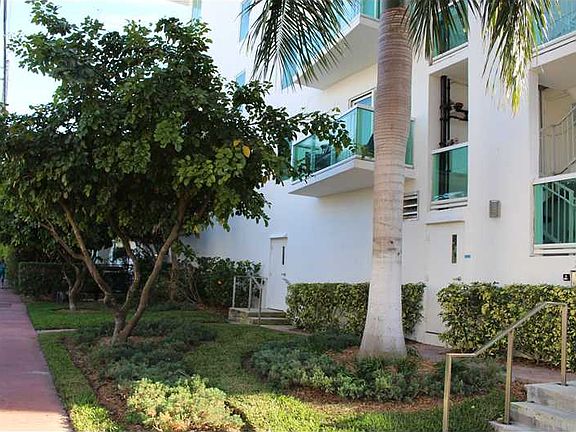 5th image of 2000 Bay Dr APT 405