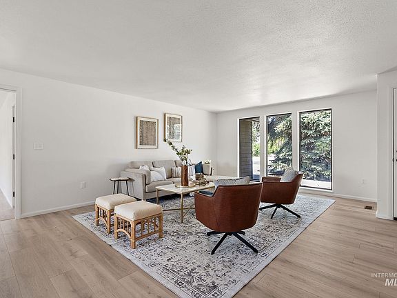 5th image of 5911 Clark Pl