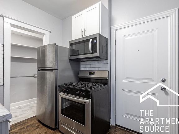 2nd image of 6257 N Lakewood Ave APT 1