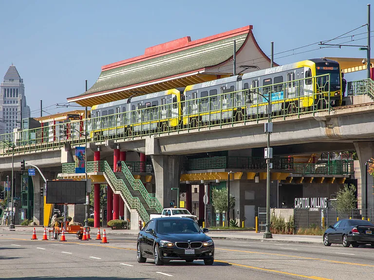 Less than 5 minutes away from Chinatown Station.
