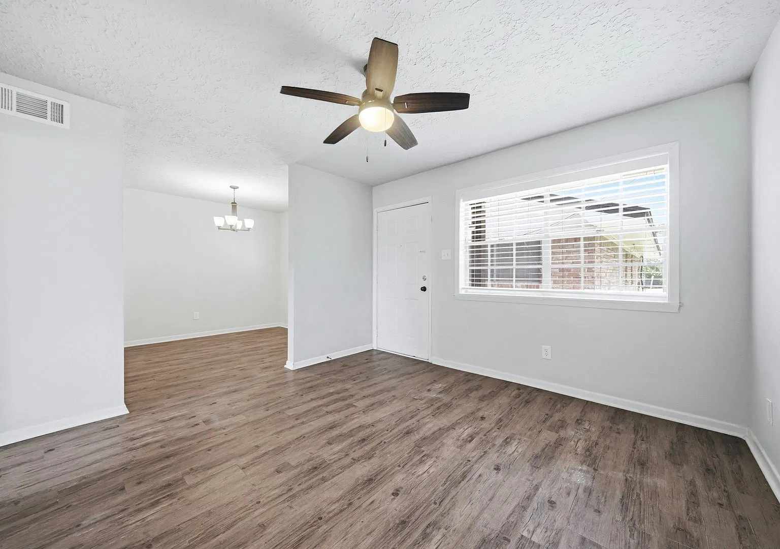 3906 Aspen Street — Photo 3