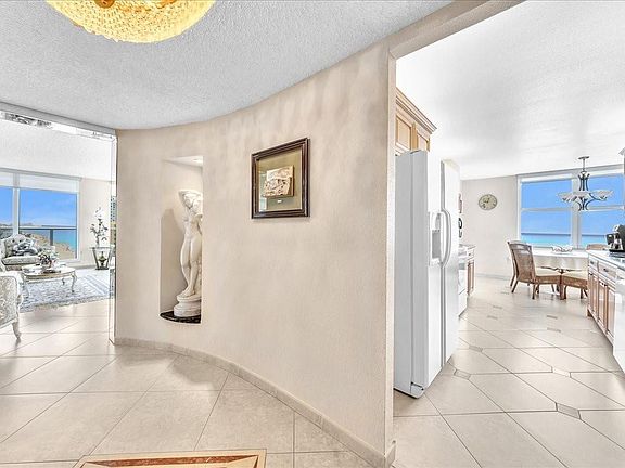 4th image of 2751 S Ocean Drive #1804S
