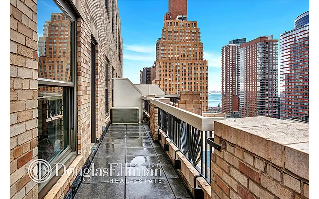 Rented by Douglas Elliman | media 62