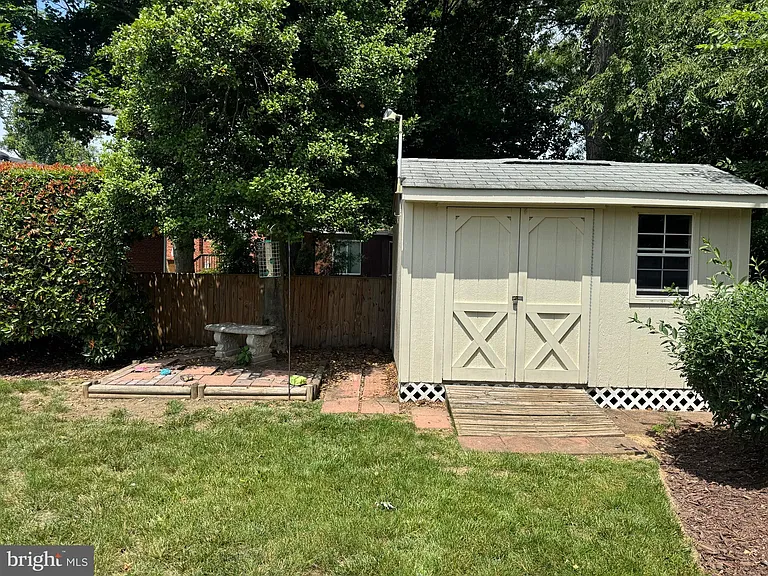 2906 Breezy Ter — Photo 80