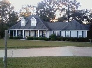 300 Bay St E, Pineview, GA 31071