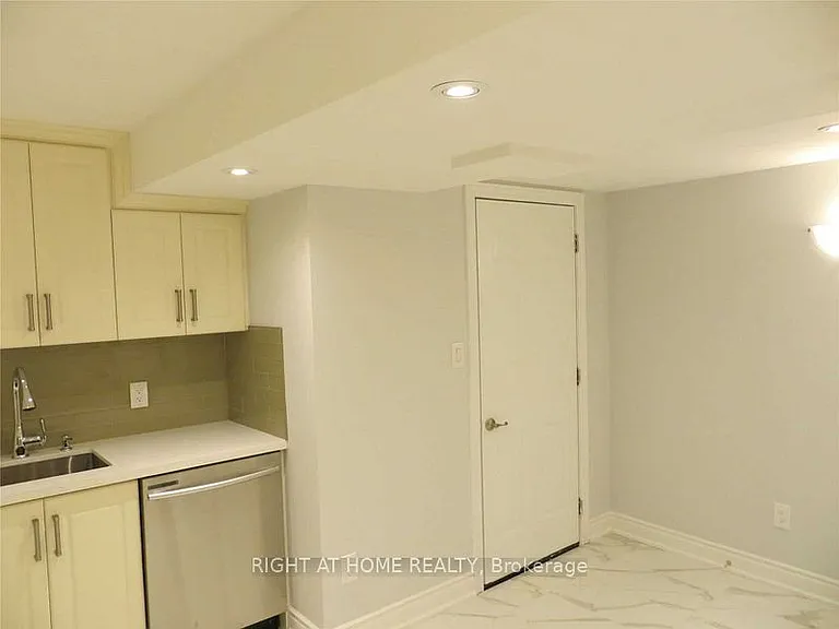 84 Rising Hill Rdg #2 — Photo 9