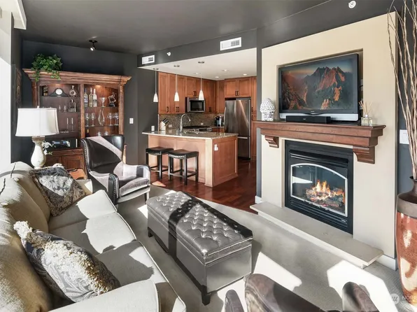 10610 NE 9th Place #500, Bellevue, WA 98004
