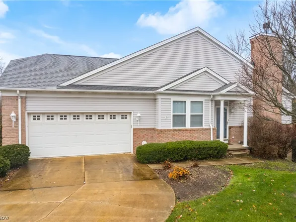 8635 Pine Creek Ln, Northfield, OH 44067