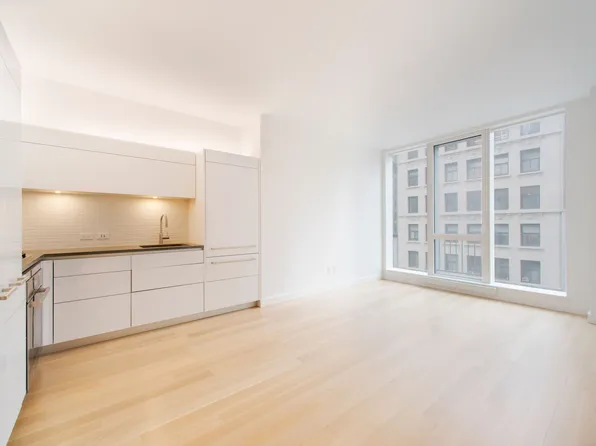 241 5th Avenue image 1 of 7