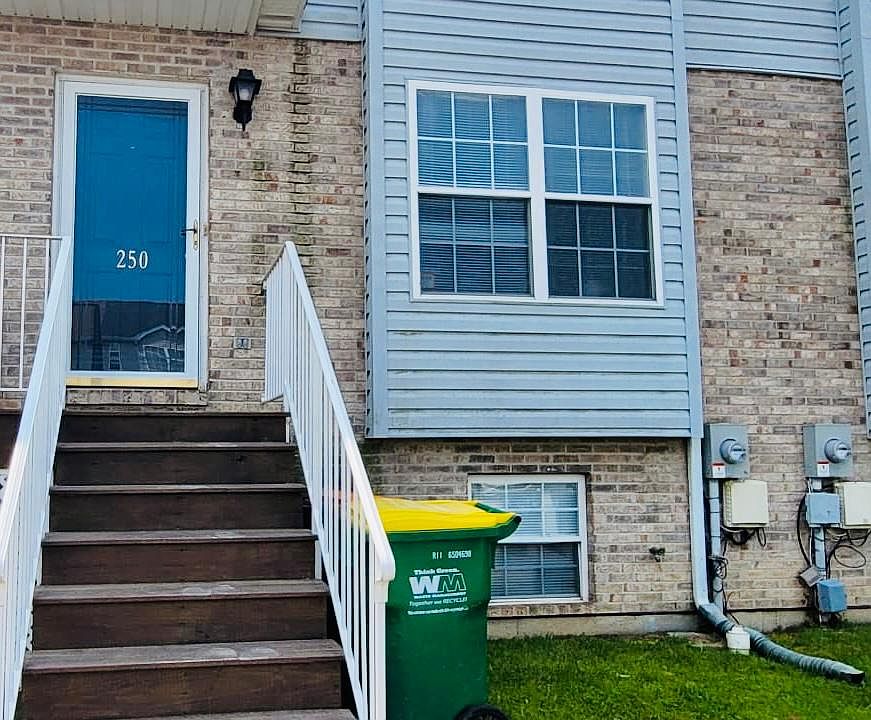 1st image of 250 Vincent Cir #250
