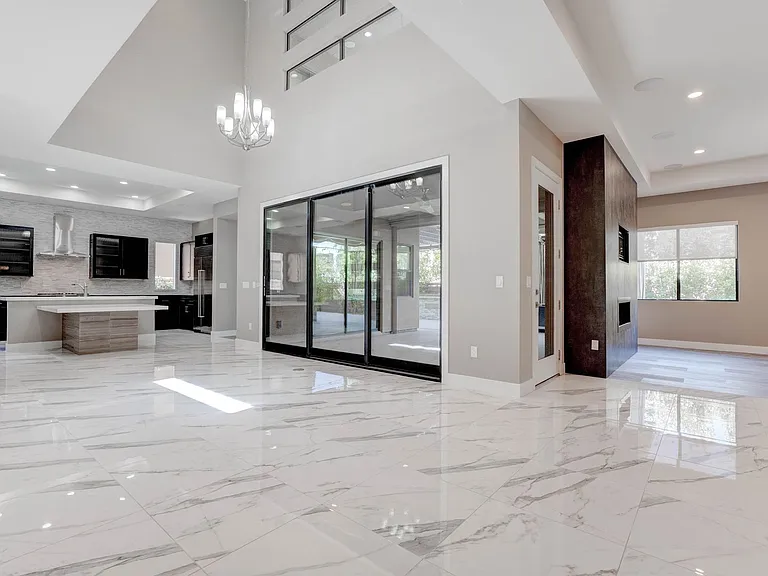 86 Pristine Glen St — Photo 3