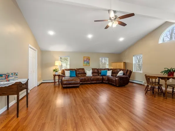 16 Daniels Rd, Framingham, MA 01701