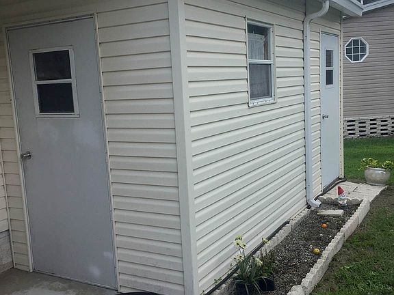 5th image of 310 Magnolia Hill Dr
