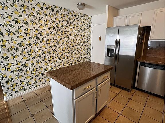 5th image of 1121 Albion Street #607