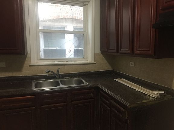 2nd image of 1515 E 74th Pl
