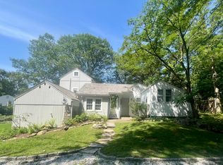 40 Hillside Rd N, Weston, CT 06883