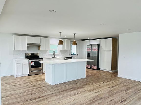 2nd image of 235 Arbor Ln